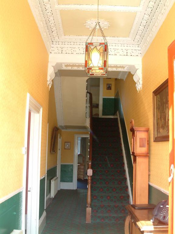 Bed and Breakfast Claremont House Dun Laoghaire Esterno foto